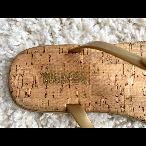 Michael Kors Slides Sandals / Flip Flops. Size 6 - Picture 4 of 9